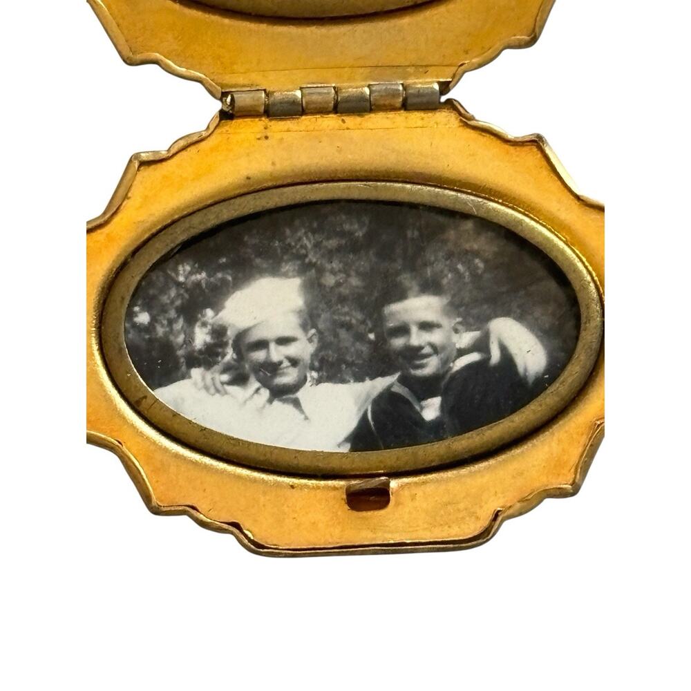 Art Deco Gold Filled Octagonal Locket 1920s w/ Original Photos 1.25 Vintage - Picture 3 of 9